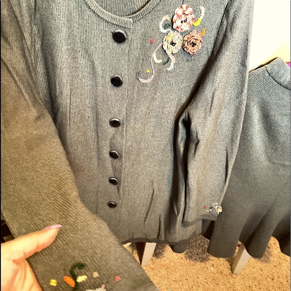 SALE!!! Beautiful knit suit by J.S.S. Will fit size 12-16. Color is dark olive.